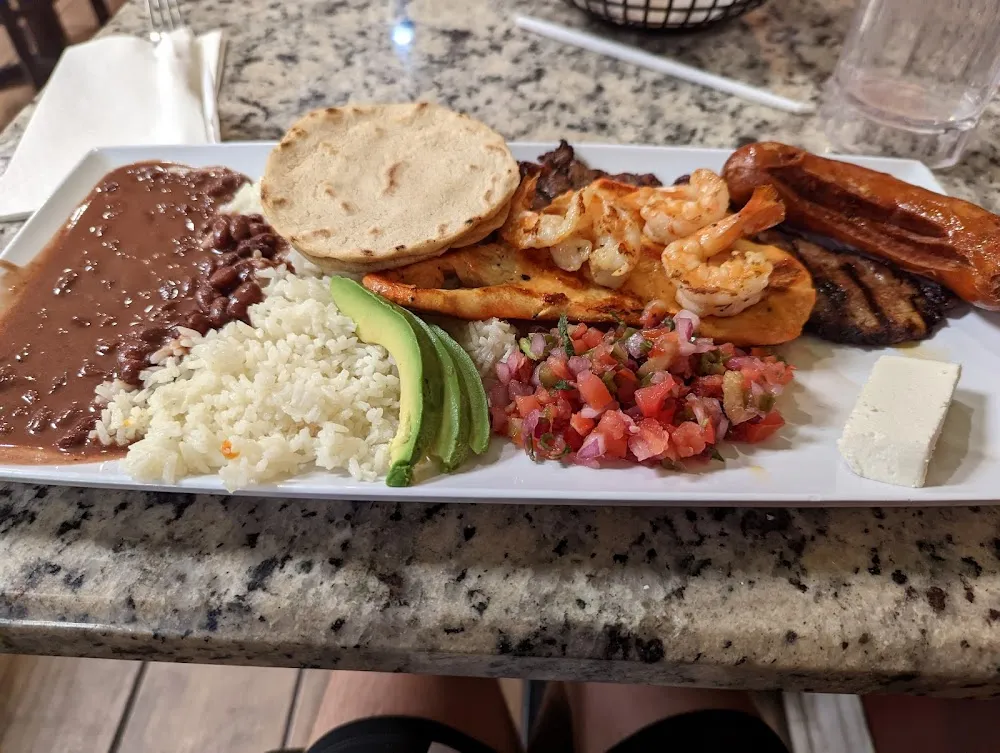Parrillada Salvadorena